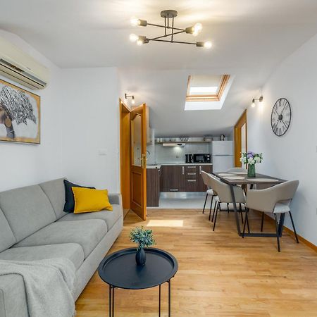 Apartments Bellissima Funtana Kültér fotó