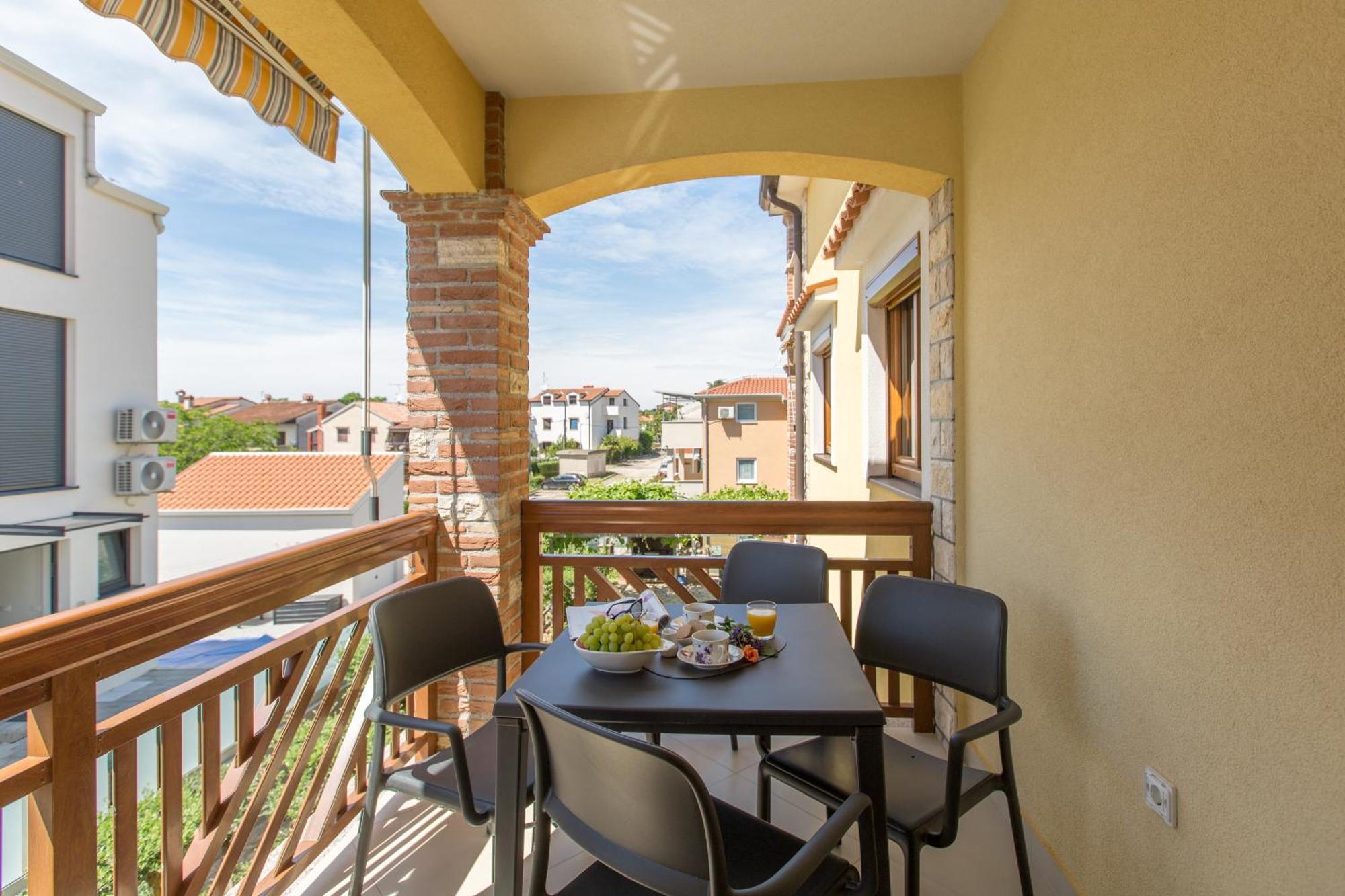 Apartments Bellissima Funtana Kültér fotó