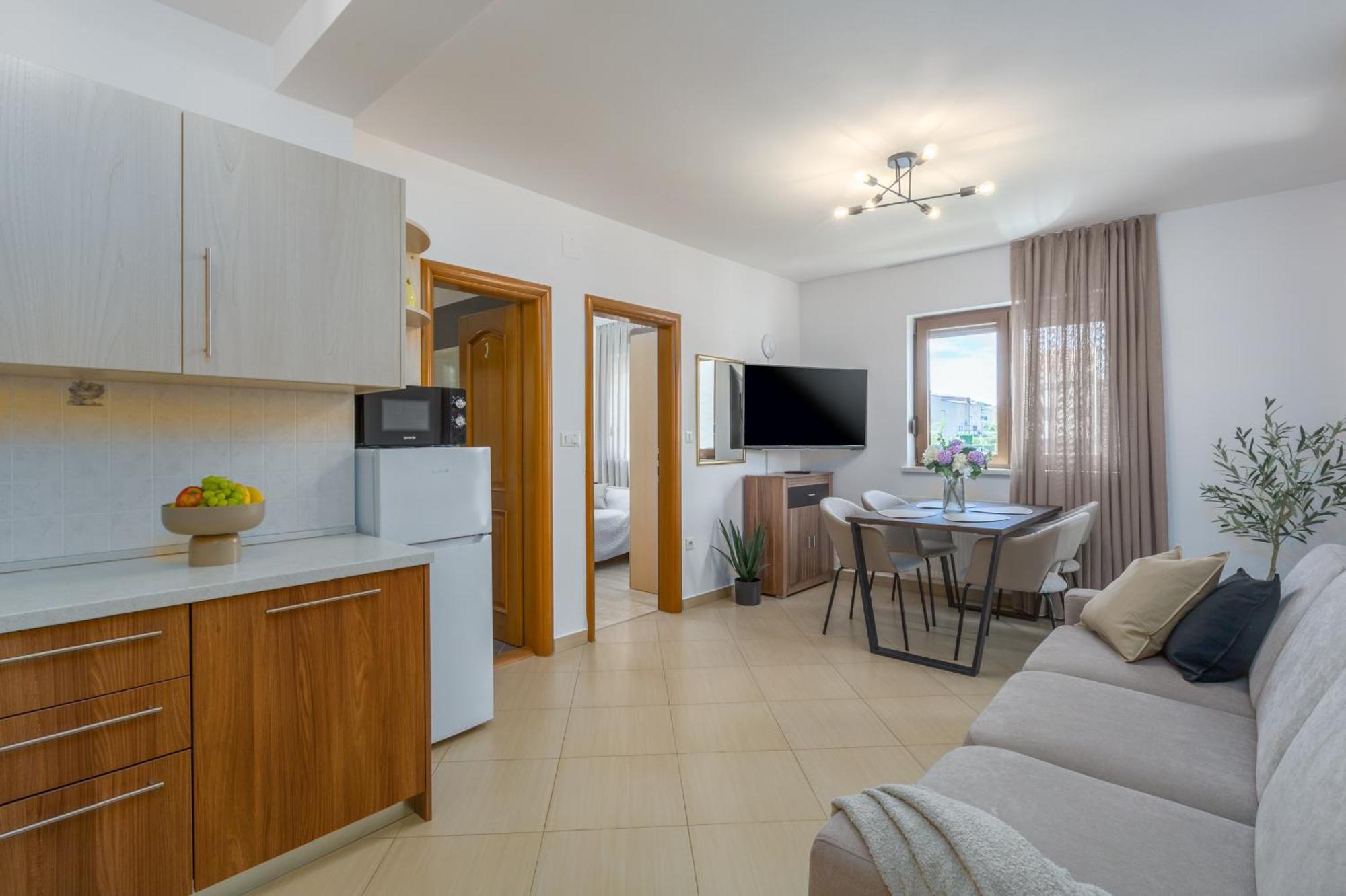 Apartments Bellissima Funtana Kültér fotó