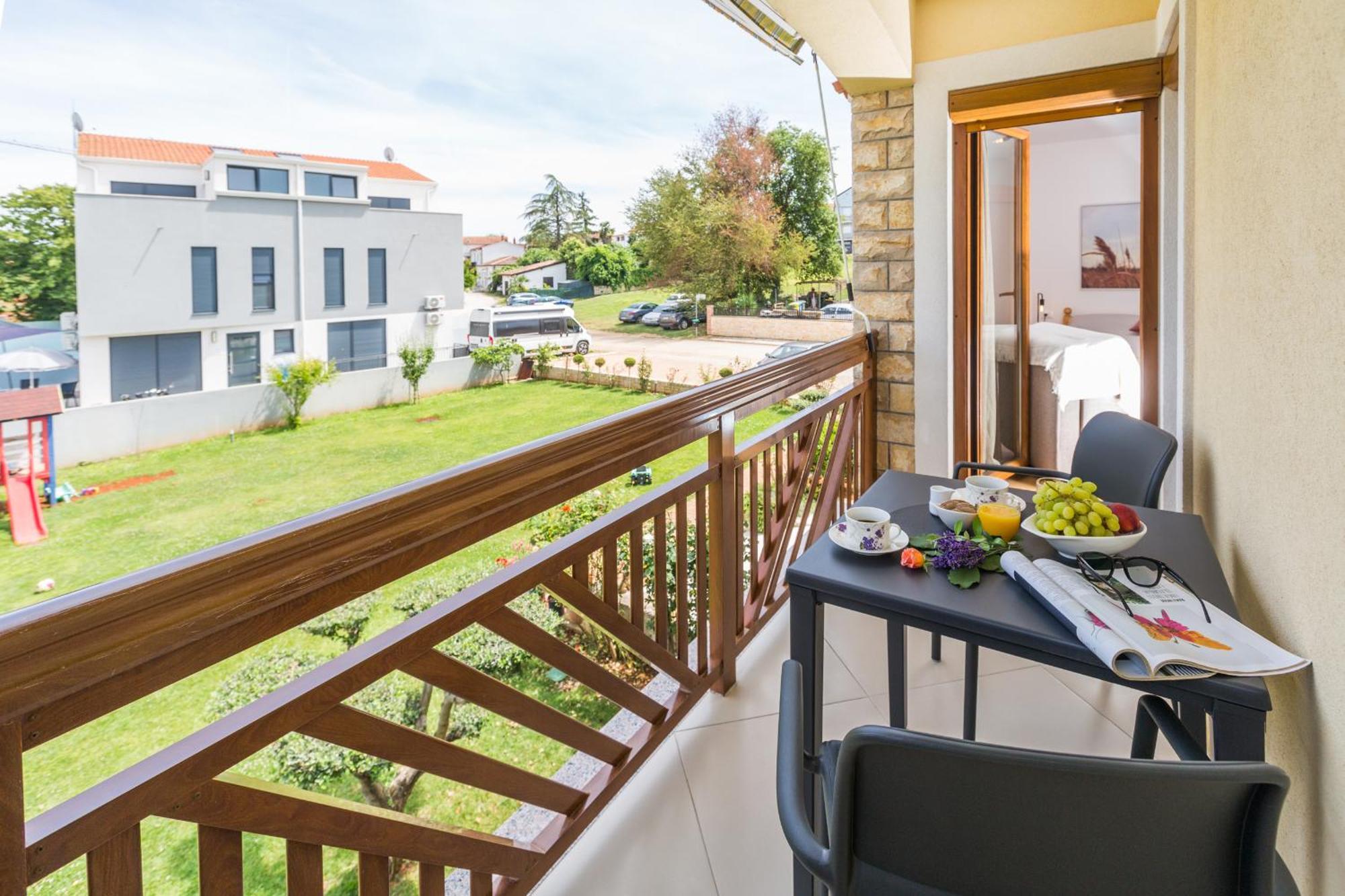 Apartments Bellissima Funtana Kültér fotó