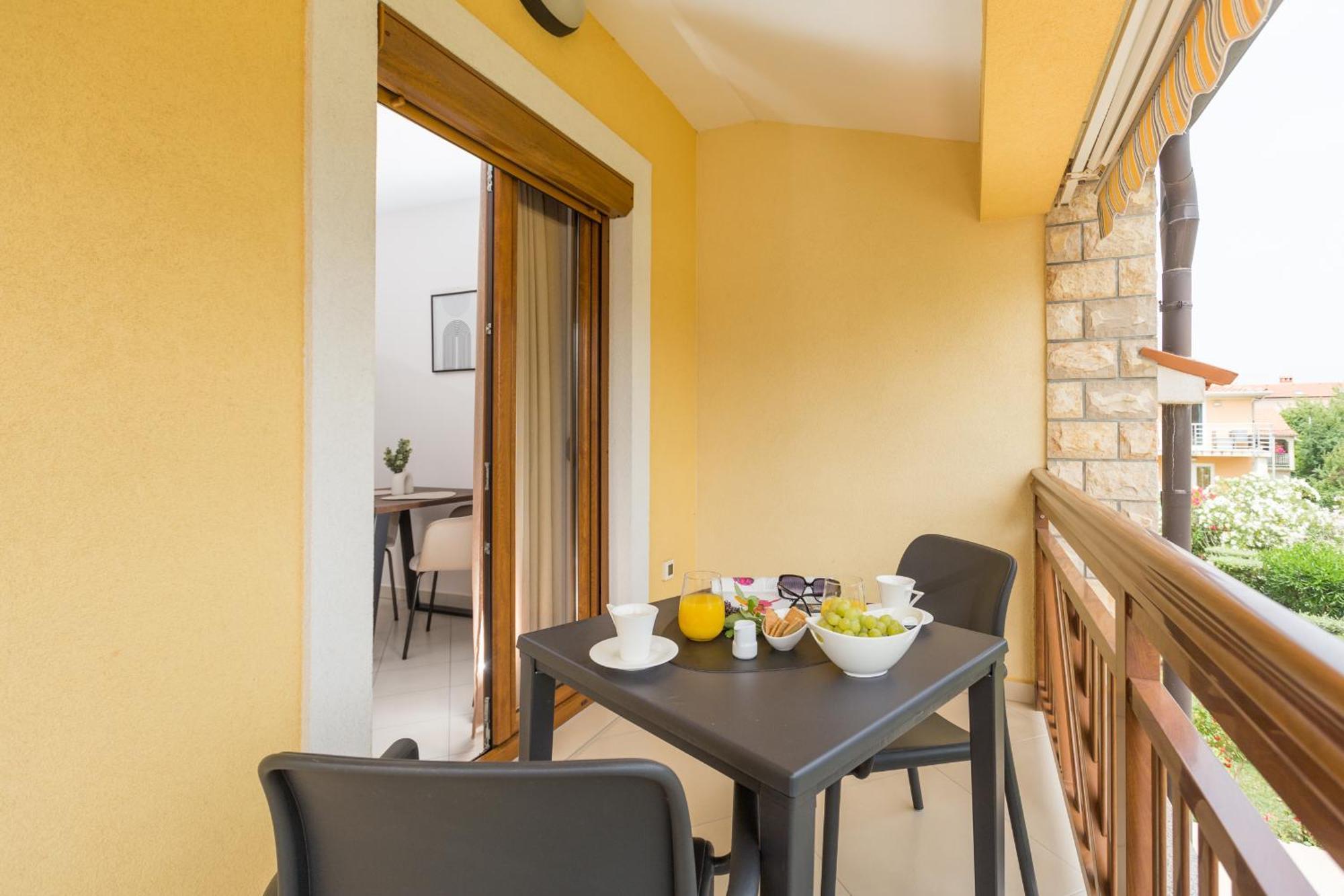 Apartments Bellissima Funtana Kültér fotó