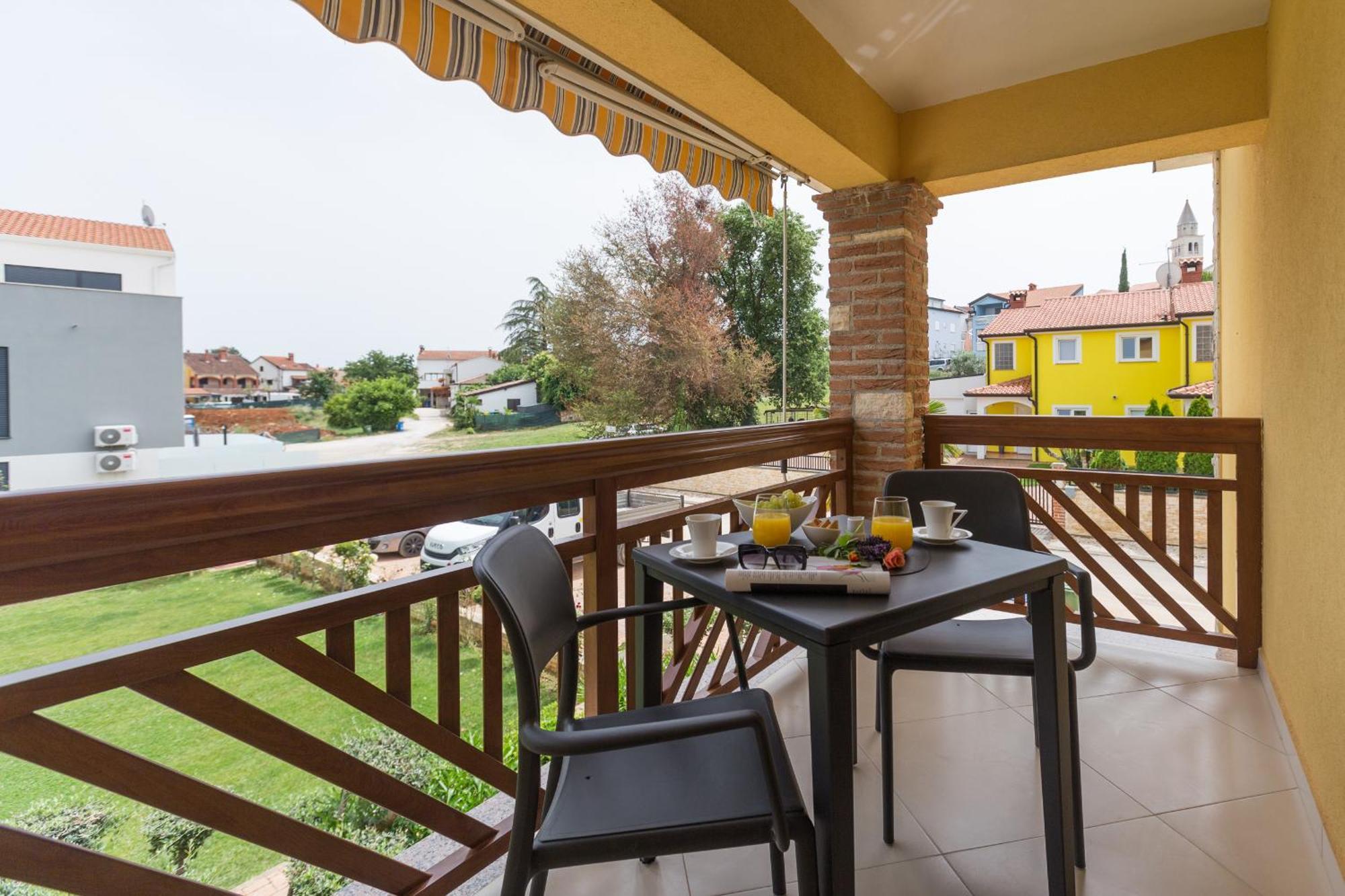 Apartments Bellissima Funtana Kültér fotó