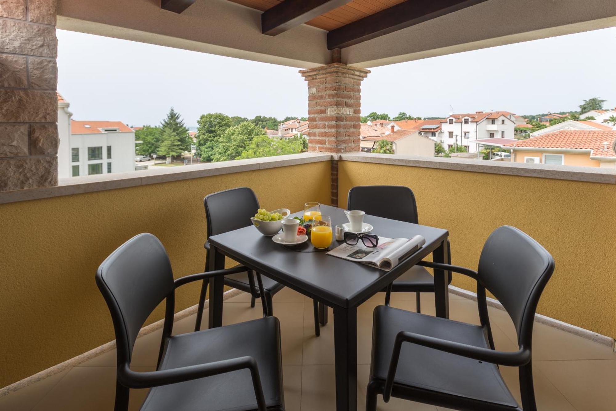 Apartments Bellissima Funtana Kültér fotó