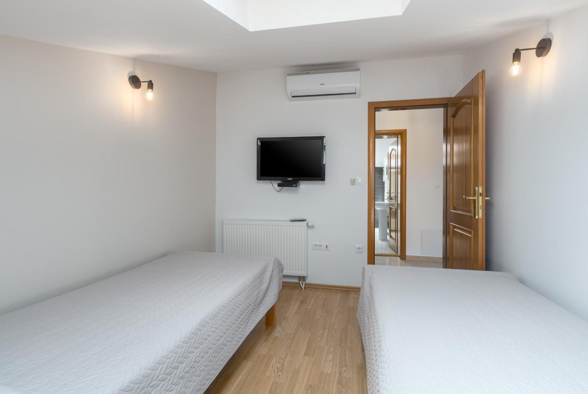 Apartments Bellissima Funtana Kültér fotó