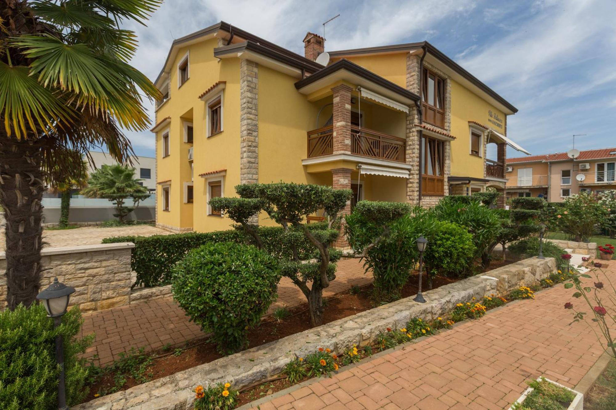 Apartments Bellissima Funtana Kültér fotó