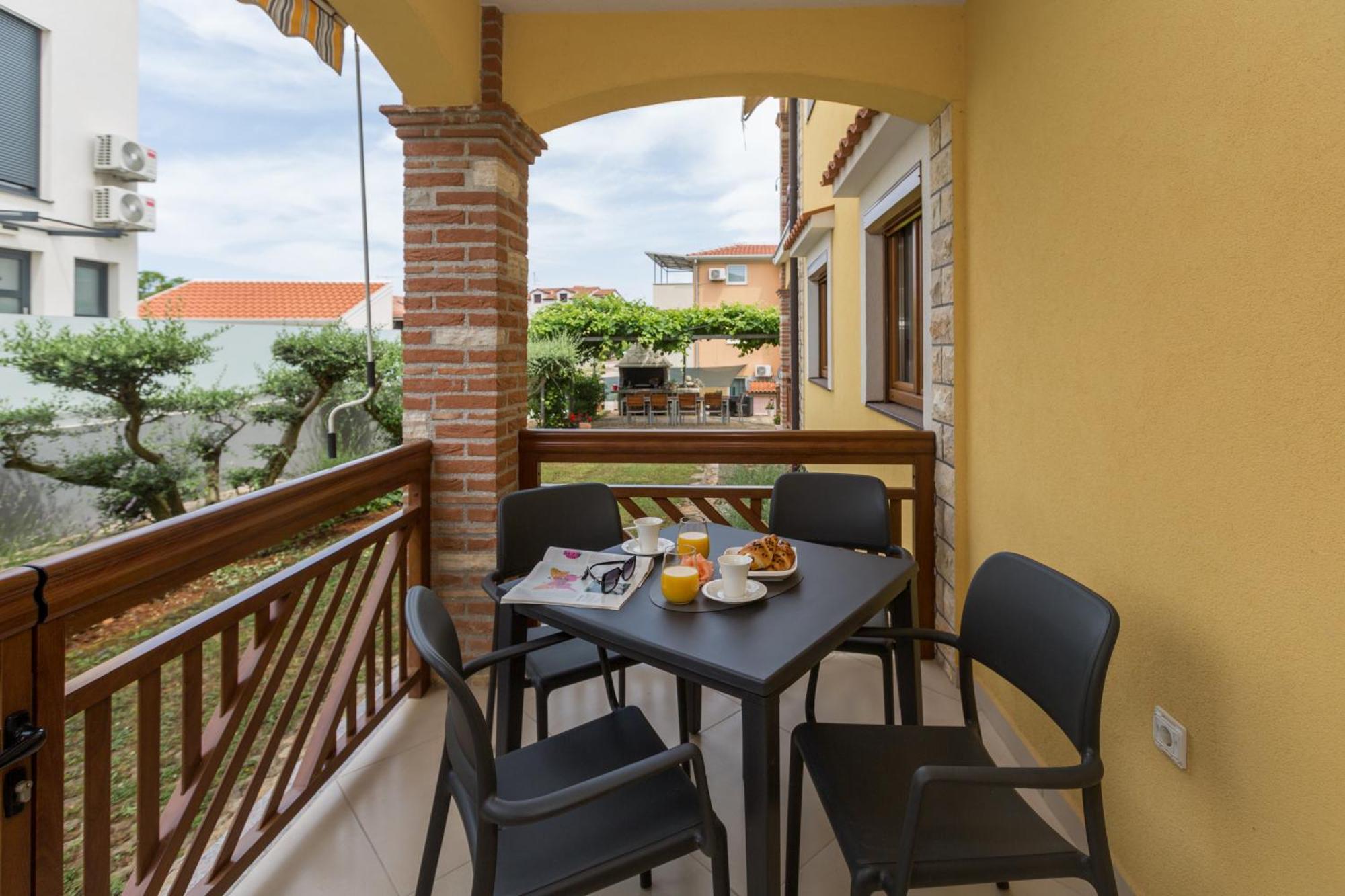 Apartments Bellissima Funtana Kültér fotó