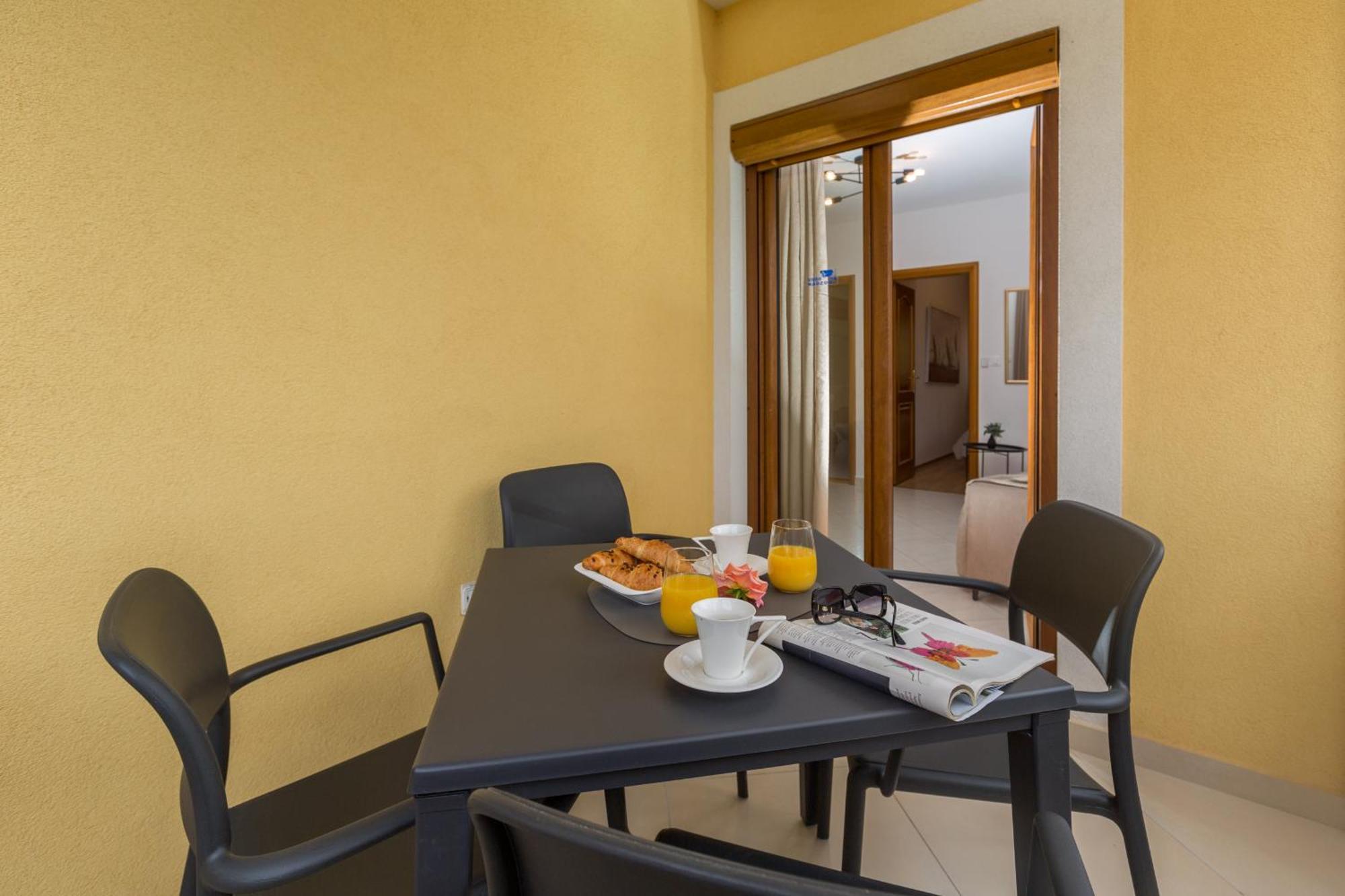 Apartments Bellissima Funtana Kültér fotó